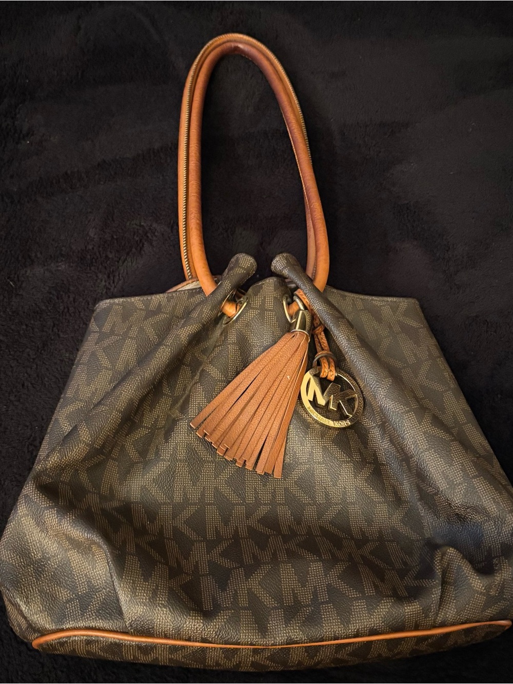 Michael Kors Dark Brown Logo Shoulder Bag with Tassel Charm hobo vintage bag - Picture 2 of 9